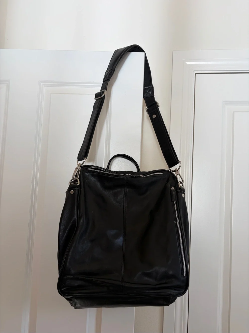 Kenneth Cole Black Leather Men’s Shoulder Bag
